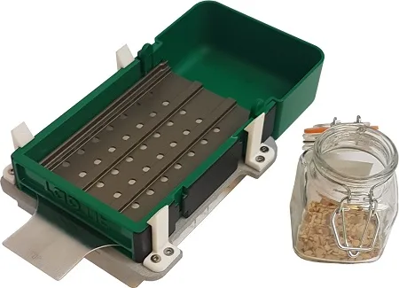 48-well plate seed dispenser with rectangular wells